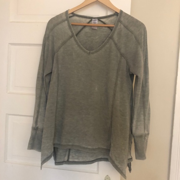 Te Verde Tops - Te Verde Uneven Hem Thermal Top, M